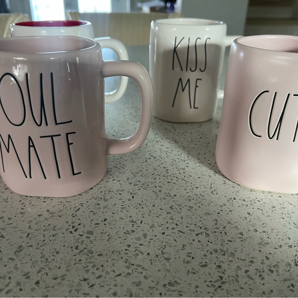 Rae Dunn lot of 10 Valentines mugs - Picture 9 of 11